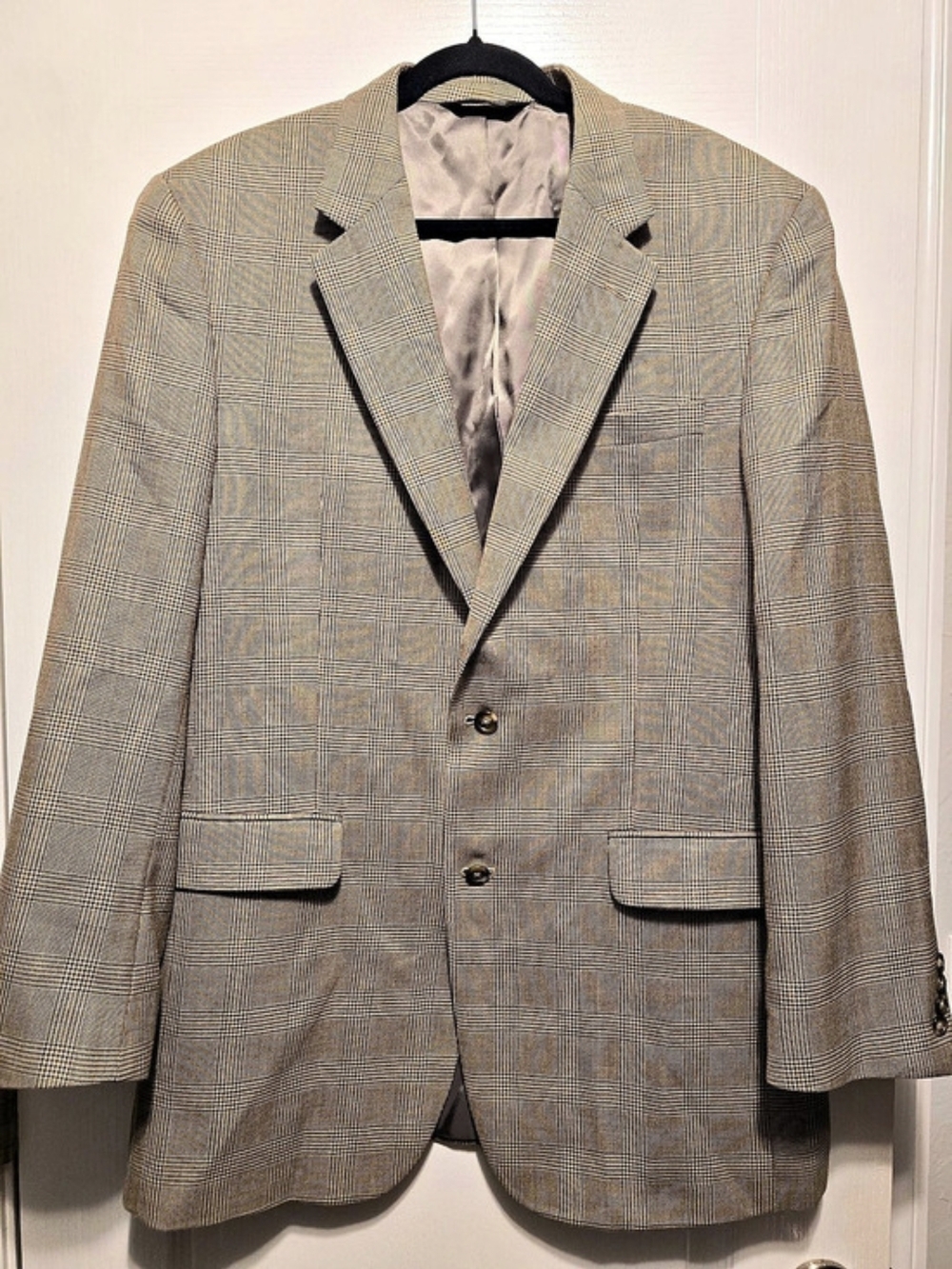 Jos. A. Bank Men's Classic tan& brown Glen Plaid Sport Coat - Estimated 46L